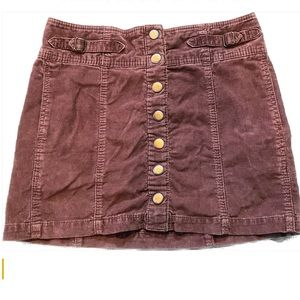Gap skirt